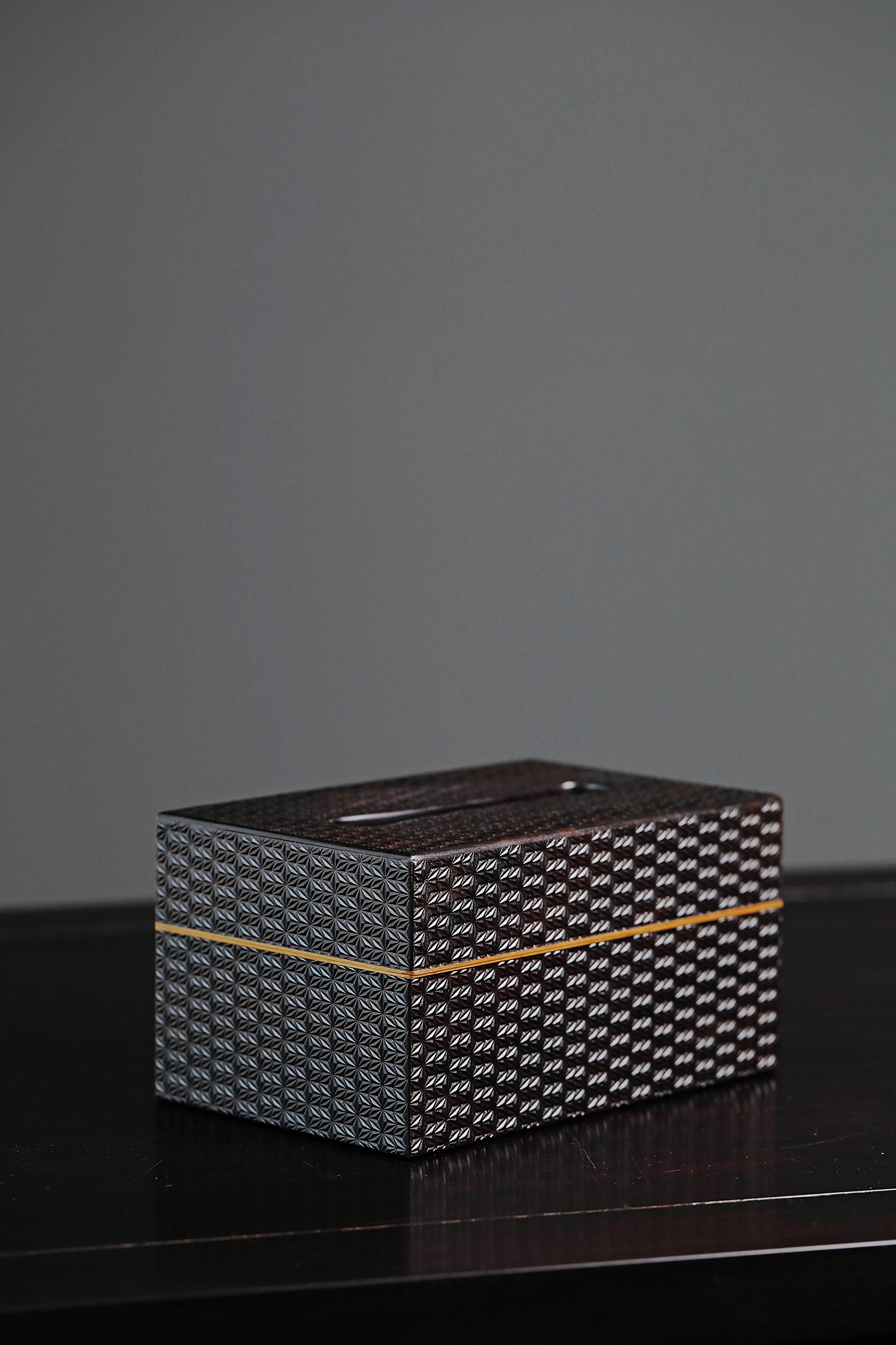 梅花纹/万字纹/雪花纹紫光檀纸巾盒