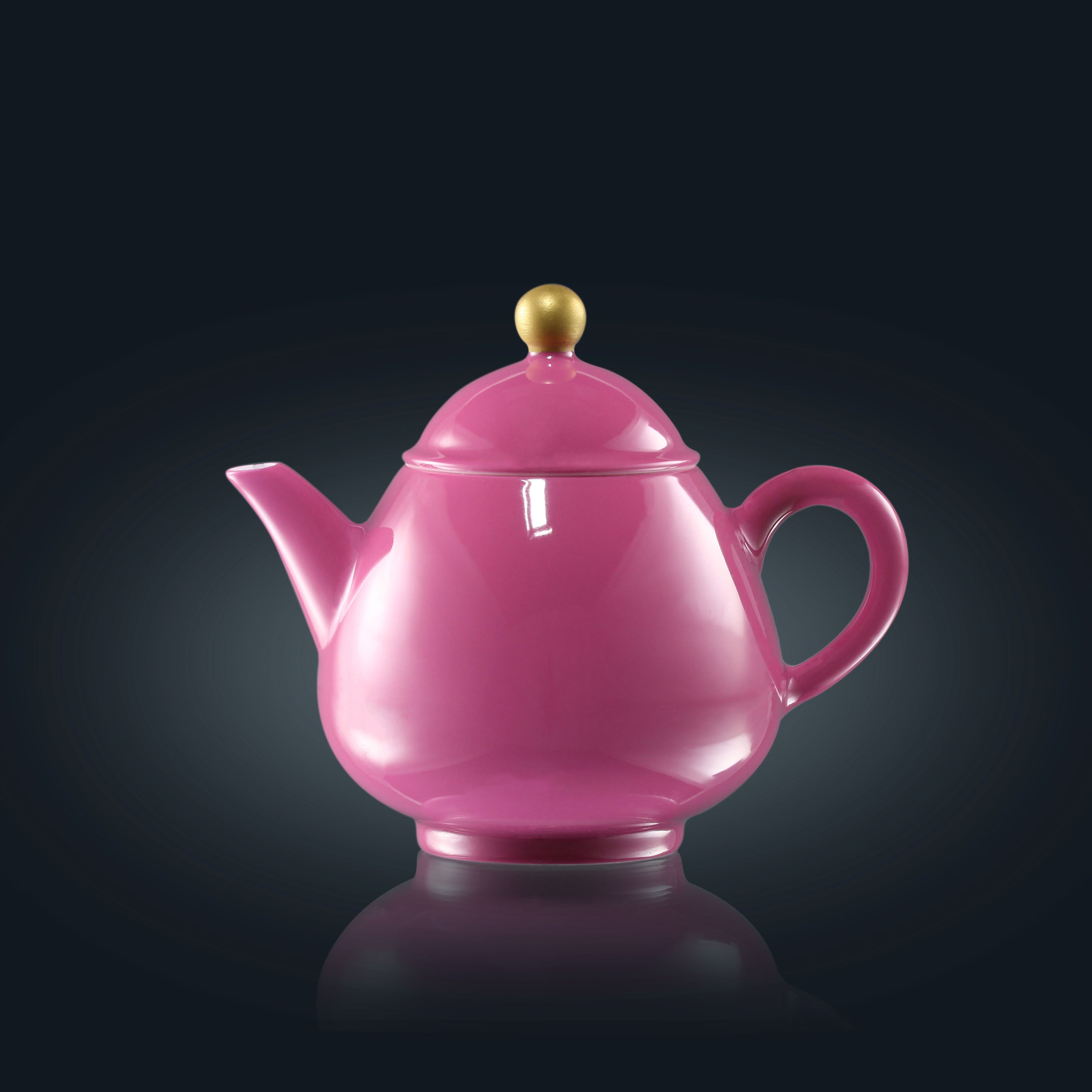 Gilt-Finial Carmine Glaze Pear-Shaped Teapot