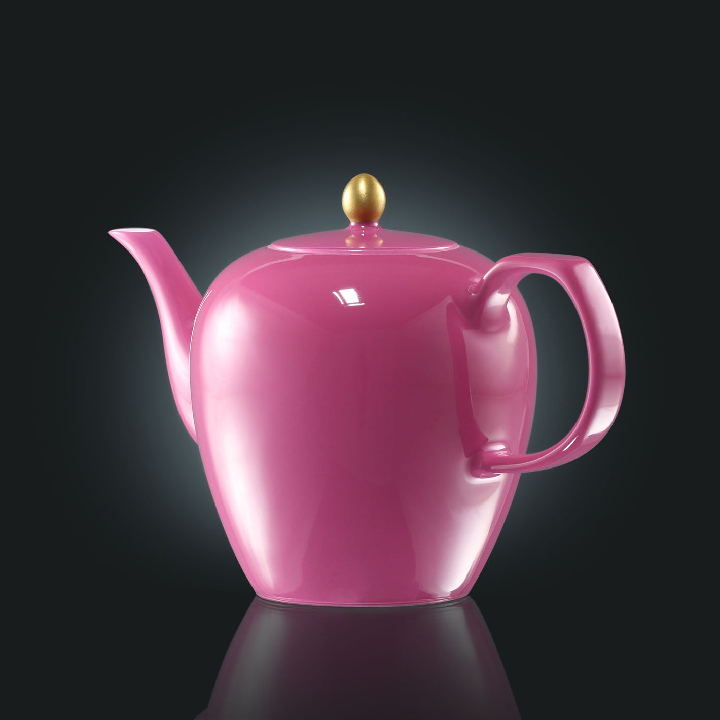 Gold-Finial Carmine Glaze Beauty’s Shoulder Teapot