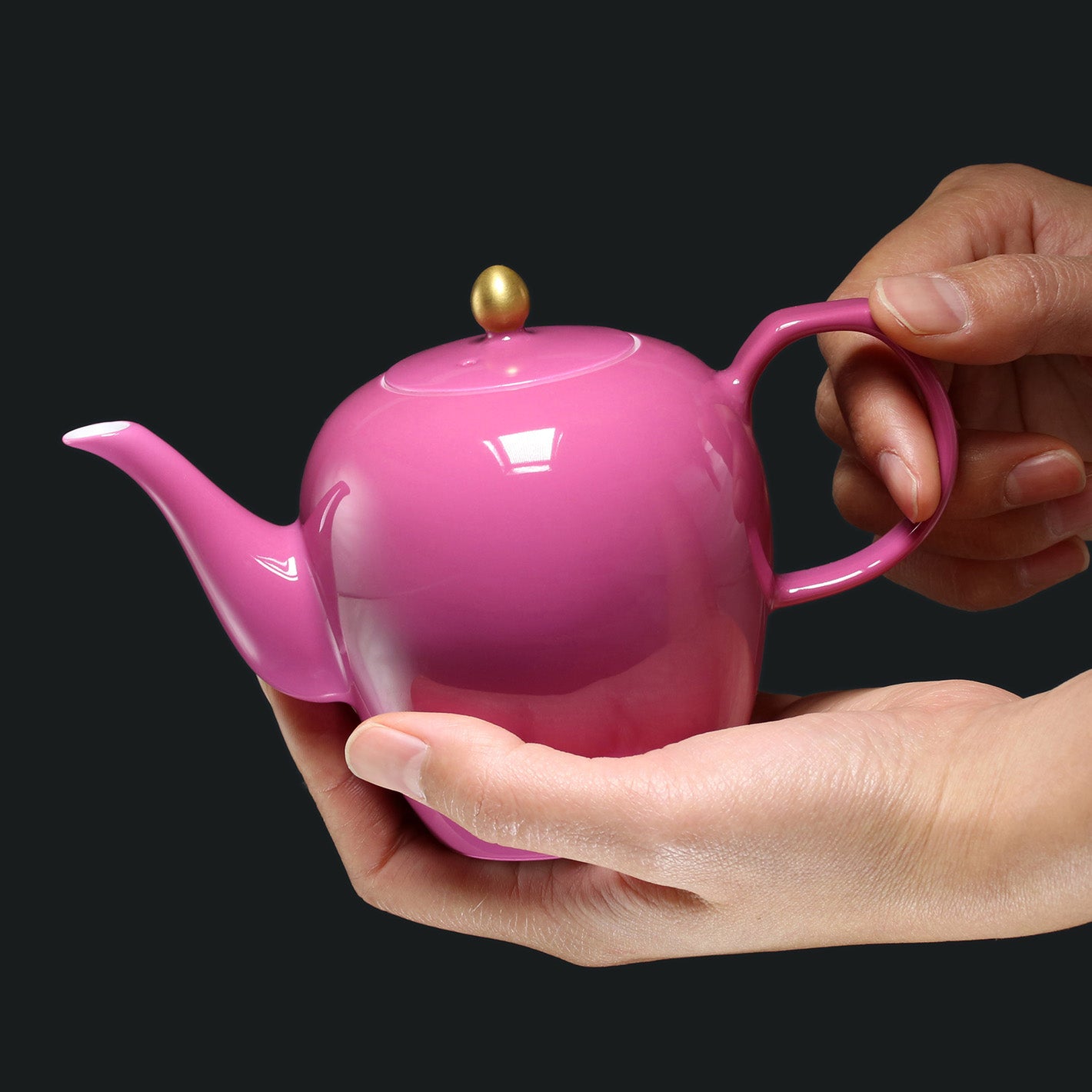 Gold-Finial Carmine Glaze Beauty’s Shoulder Teapot