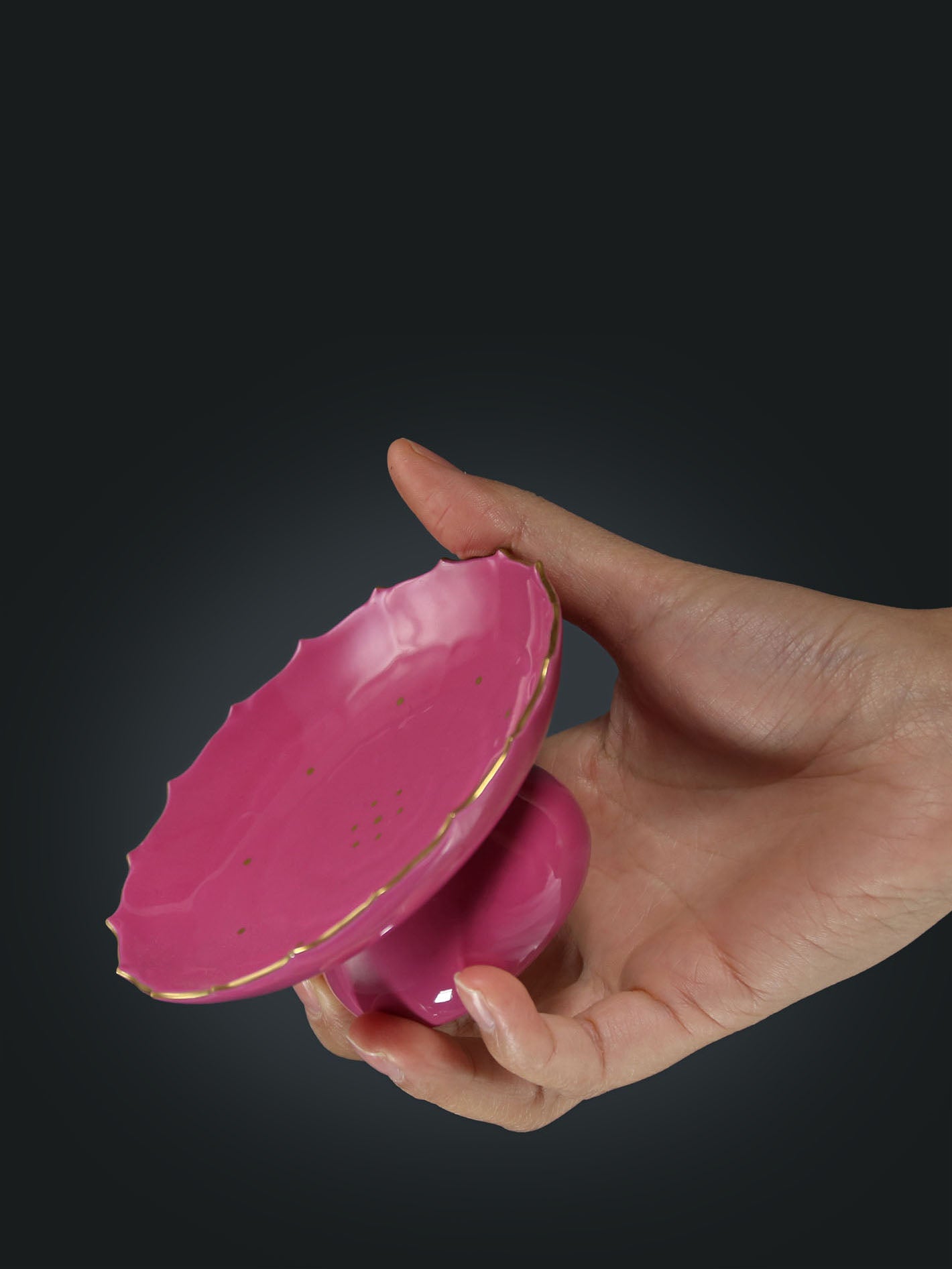 Carmine red Glaze Lobed-Mouth Dish