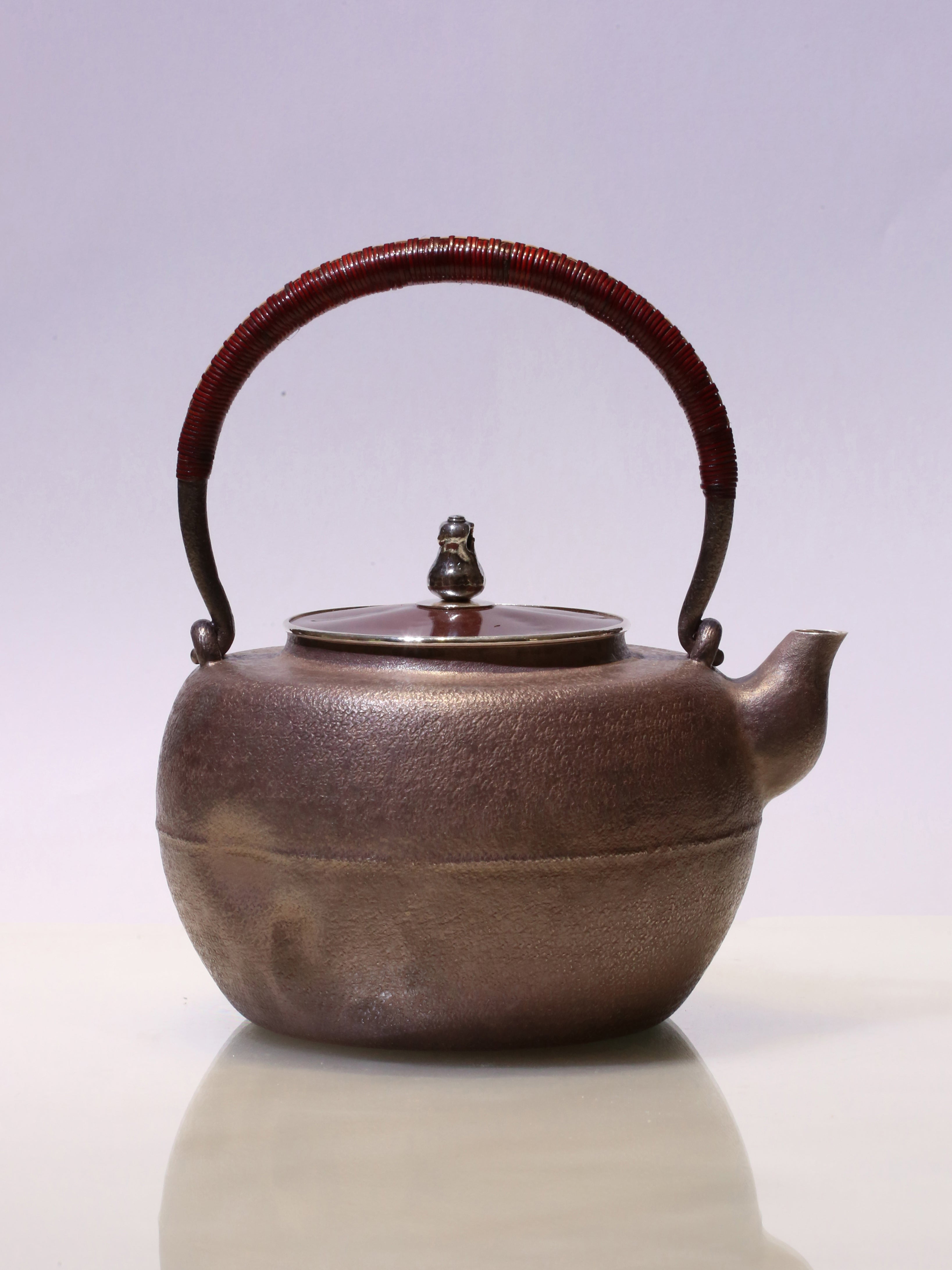 仿铸铁腰线纯银壶