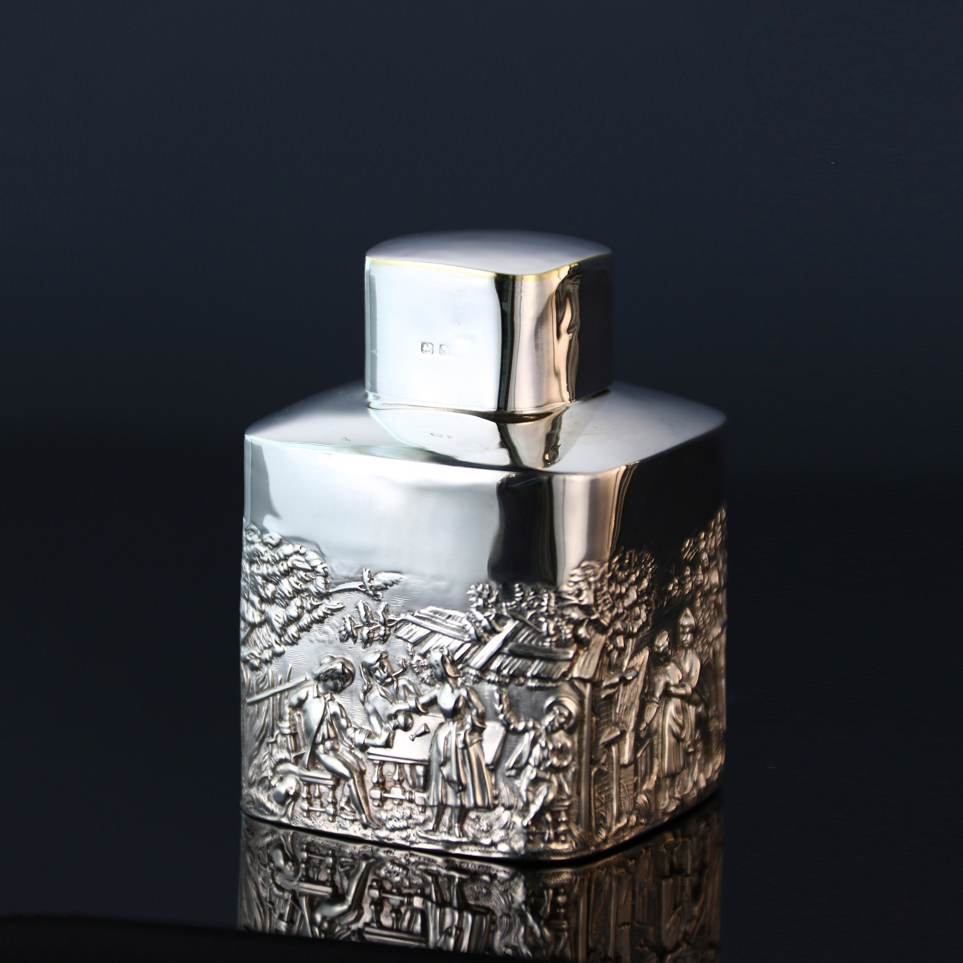 1907年英国纯银浮雕 田园风光茶叶罐