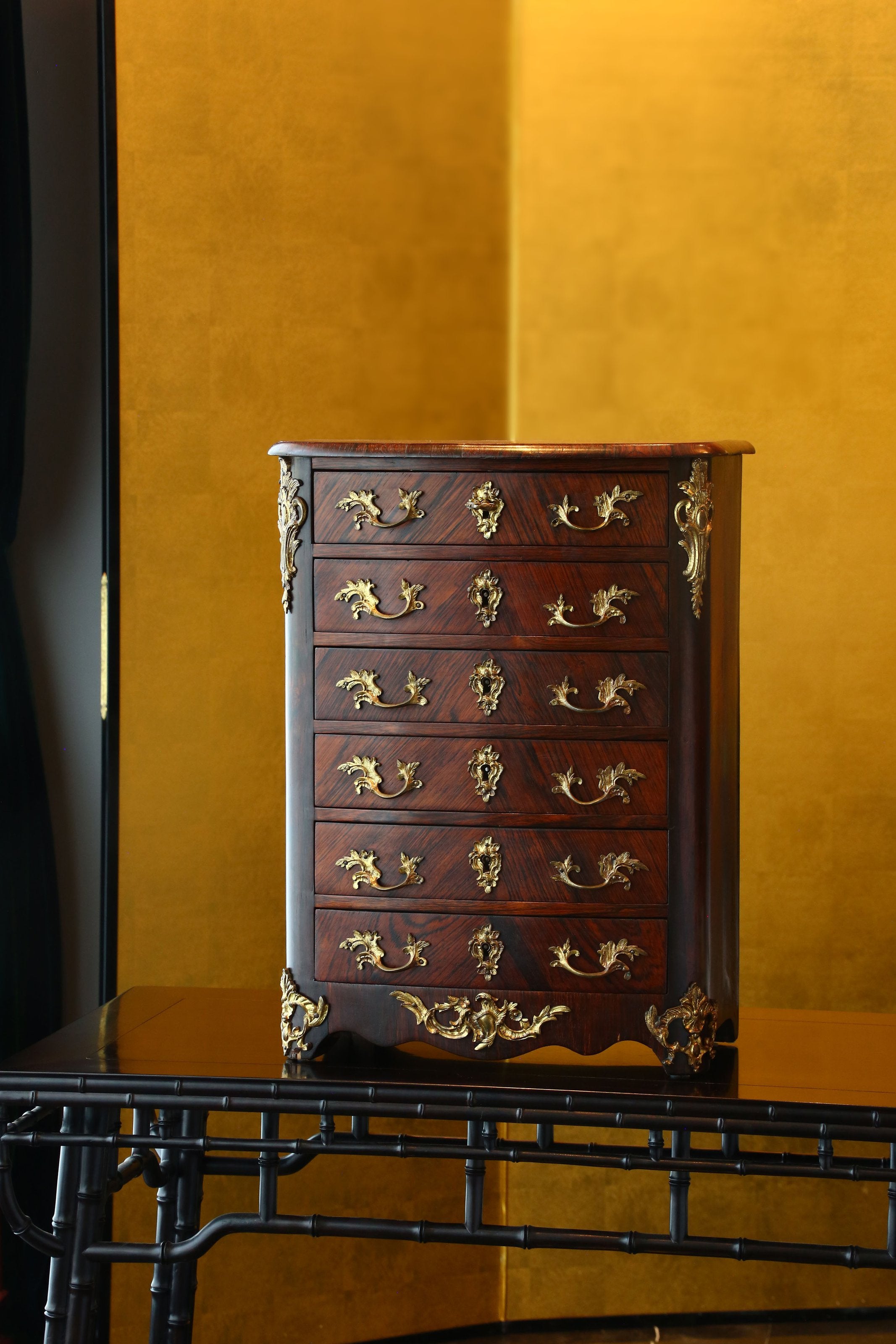 18世纪英国六屉柜