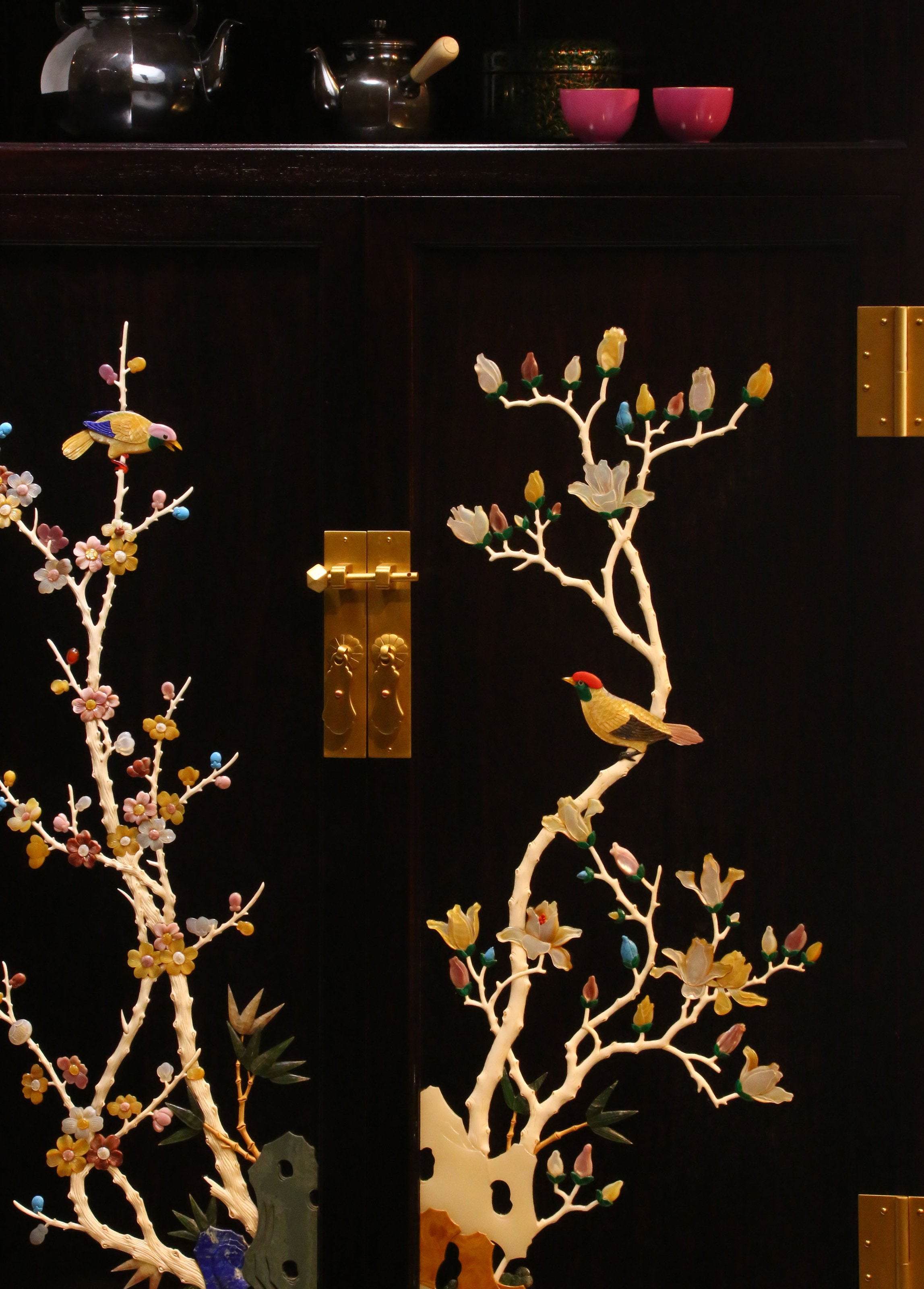 Dayatang Treasure Inlaid Magnolia Flower Wanli Cabinet