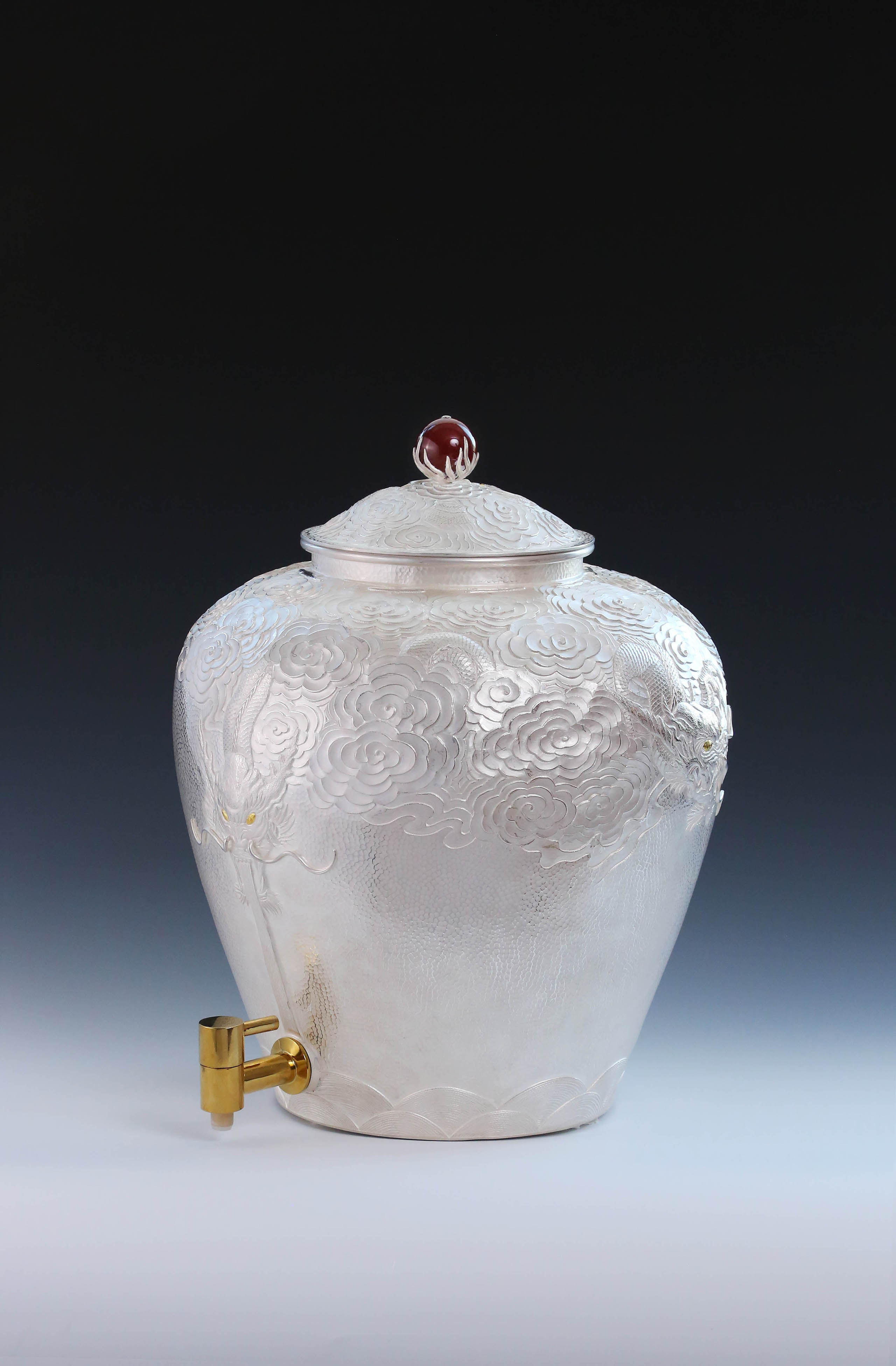 云龙纯银大水缸