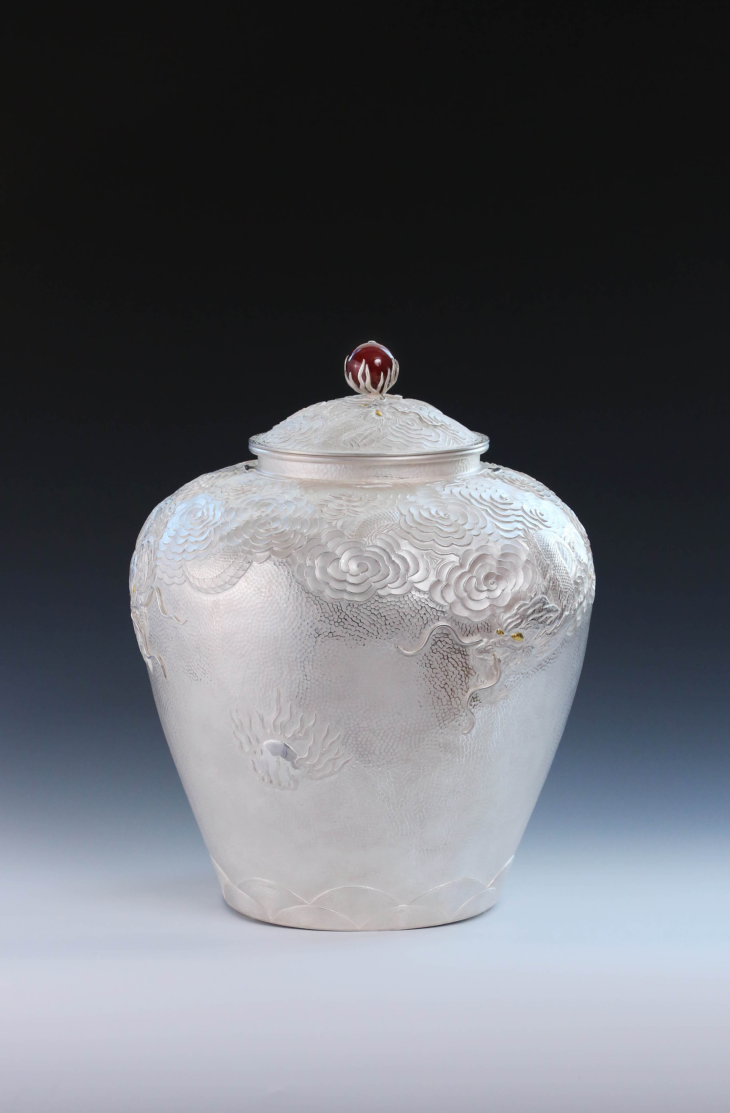 云龙纯银大水缸