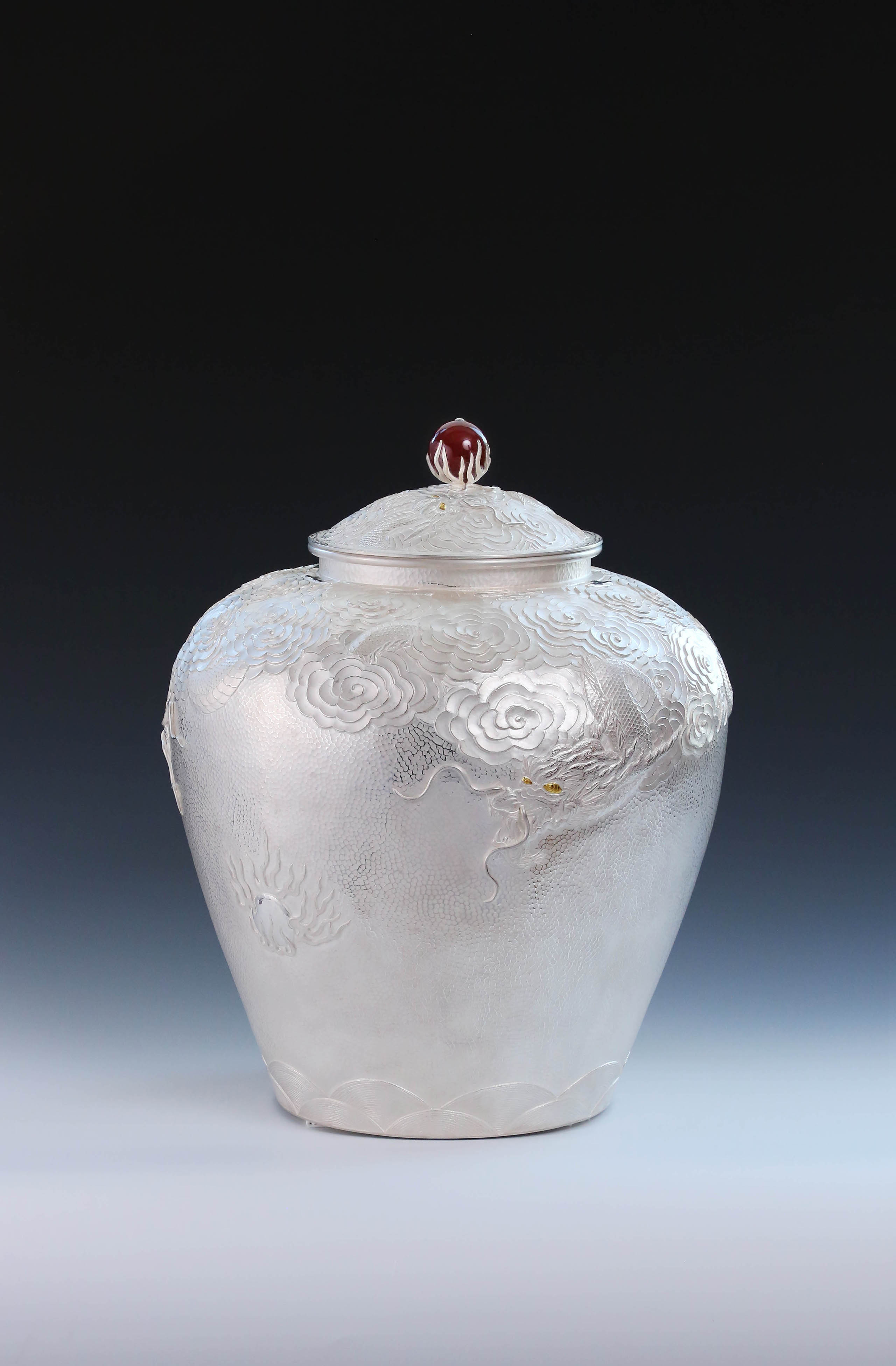 云龙纯银大水缸