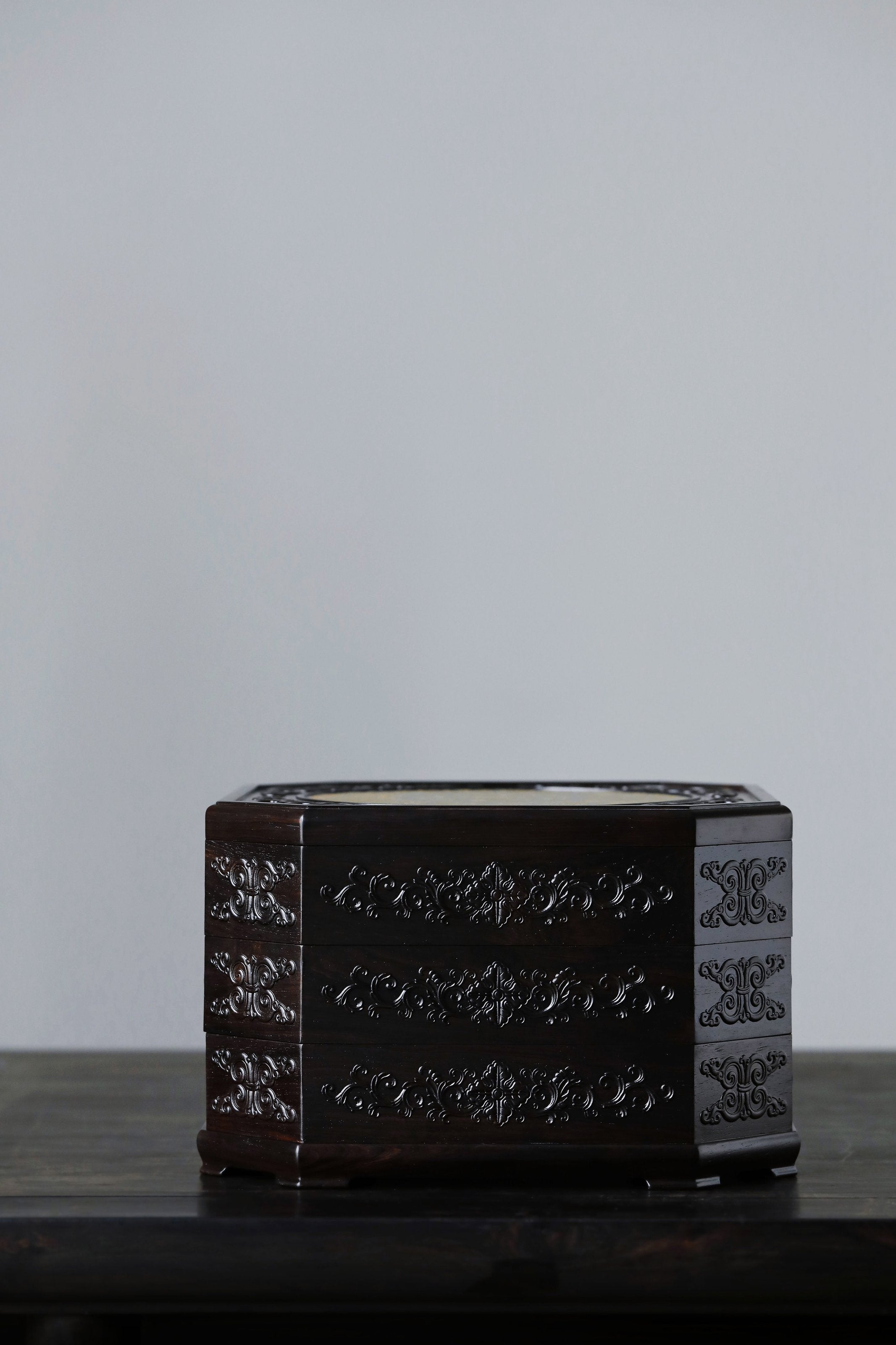 紫光檀描金吉祥八宝三层八角茶盒