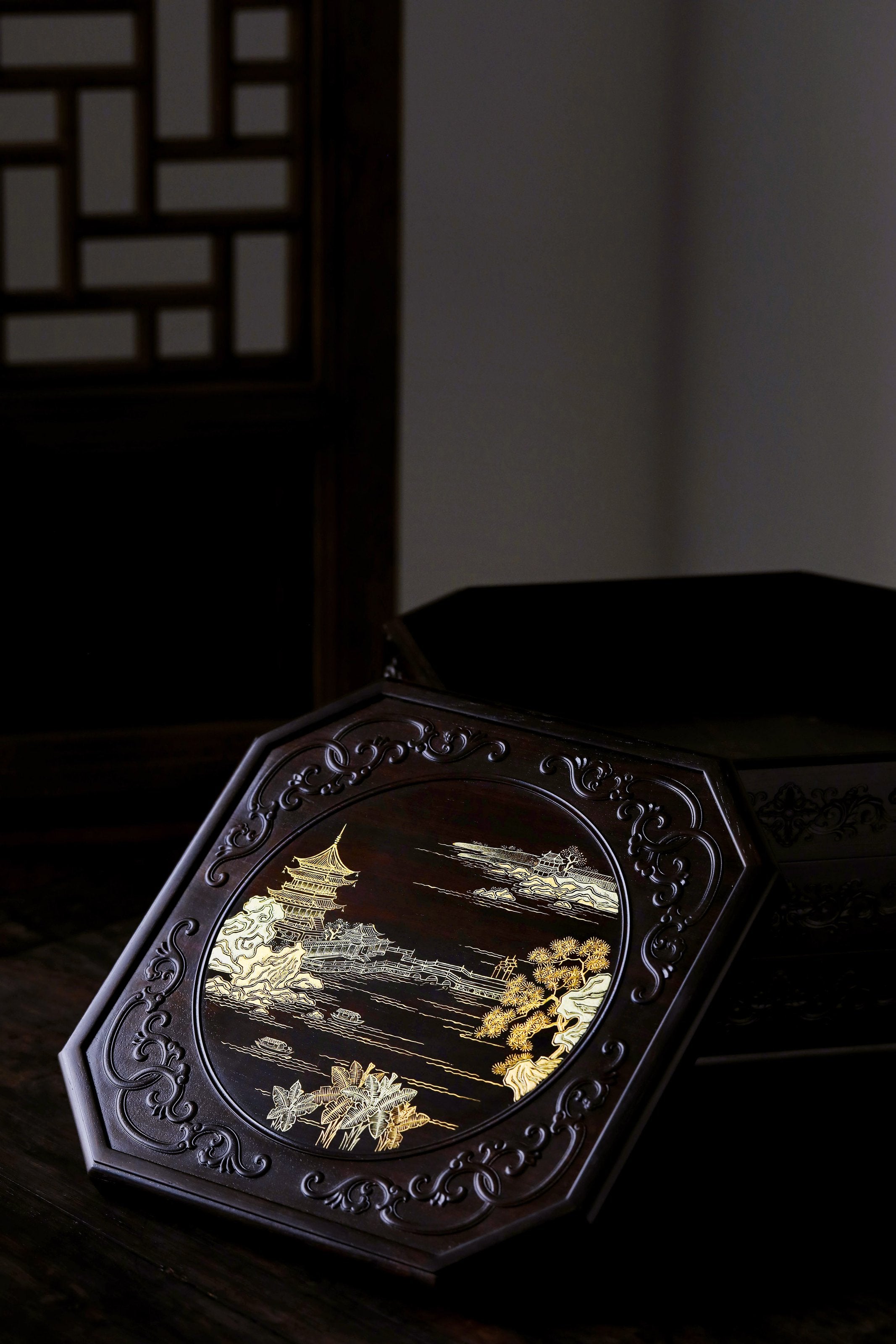 紫光檀描金仙阁图三层八角茶盒