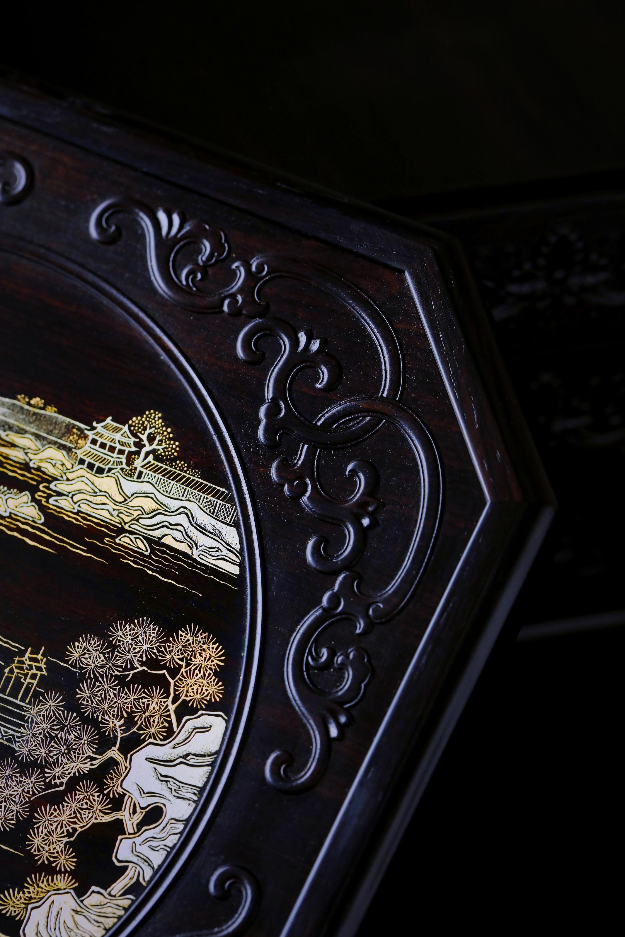 紫光檀描金仙阁图三层八角茶盒