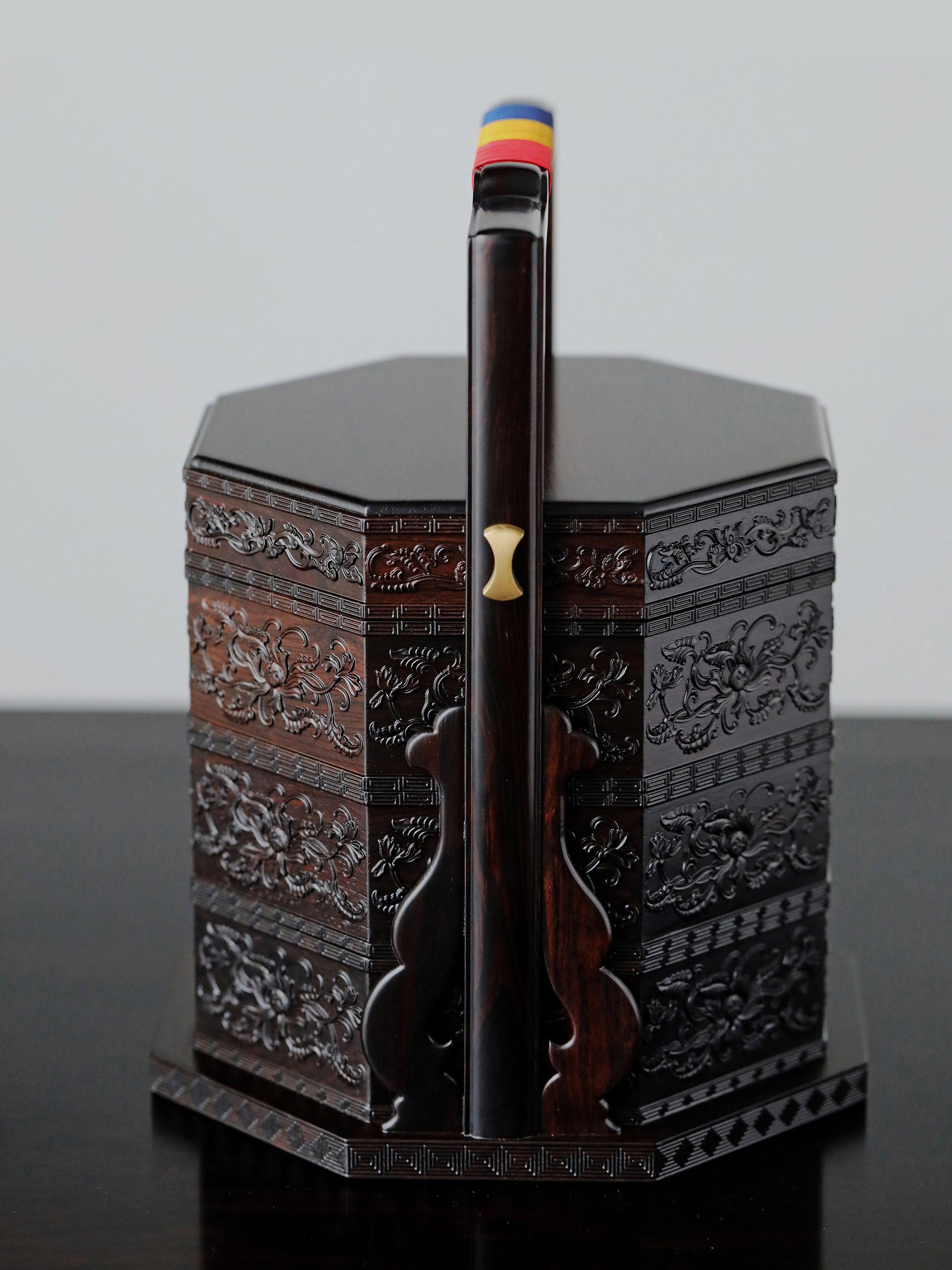 紫光檀雕西番莲八角提盒