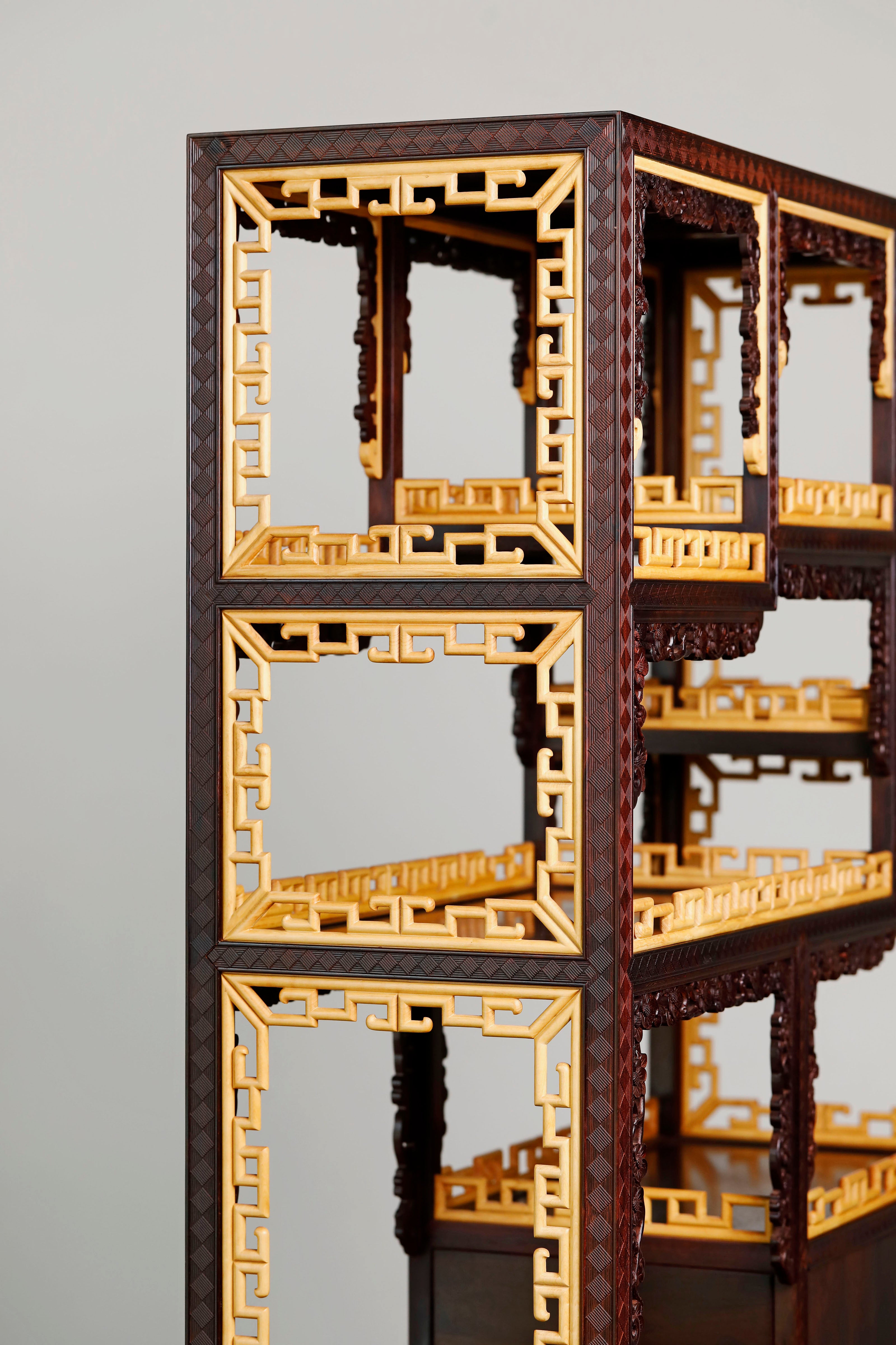 小葉紫檀百寶嵌案上博古架